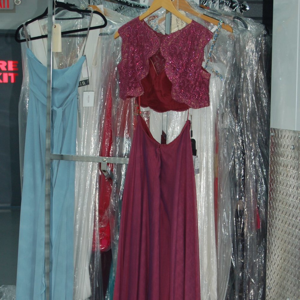 LA FEMME PROM  DRESS 2 PEICE